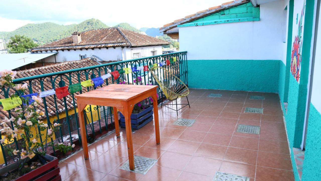 Hostal La Isla San Cristóbal de Las Casas エクステリア 写真