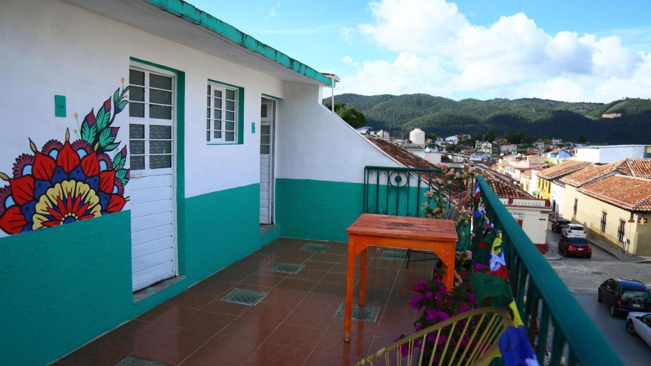 Hostal La Isla San Cristóbal de Las Casas エクステリア 写真